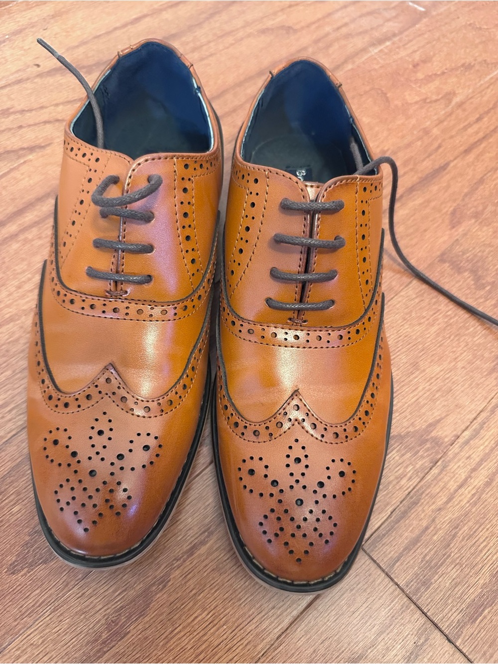 Classic Men's Tan Wingtip Brogues